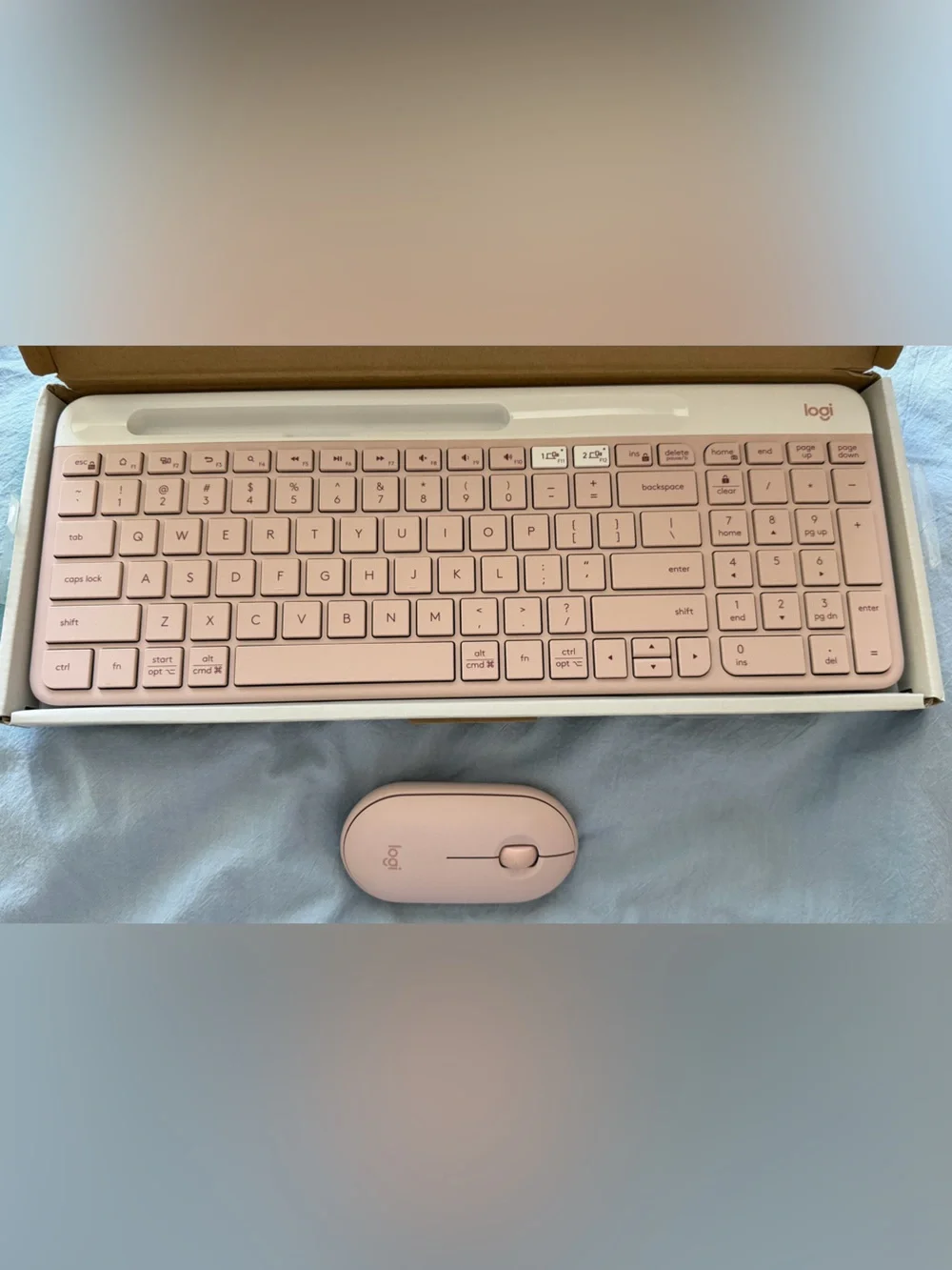 Logitech K585 Slim Multi-Device Wireless Keyboard WITH Pebble Mouse M350